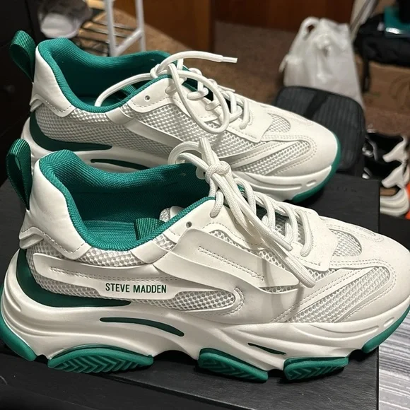 Steve Madden athletic shoes - Picture 5 of 5